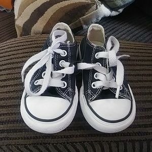 Converse size 4